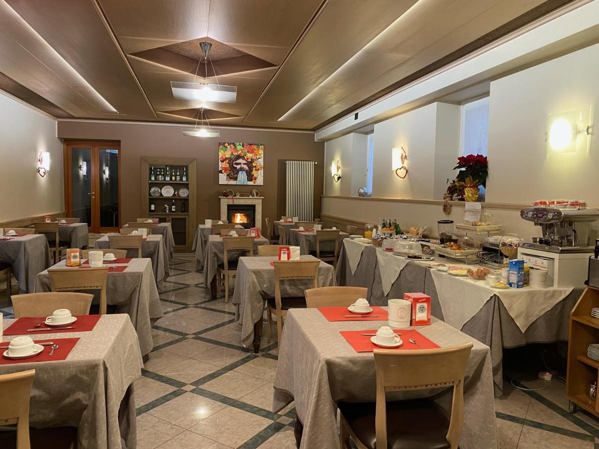 Hotel Centrale San Pellegrino Terme Ngoại thất bức ảnh