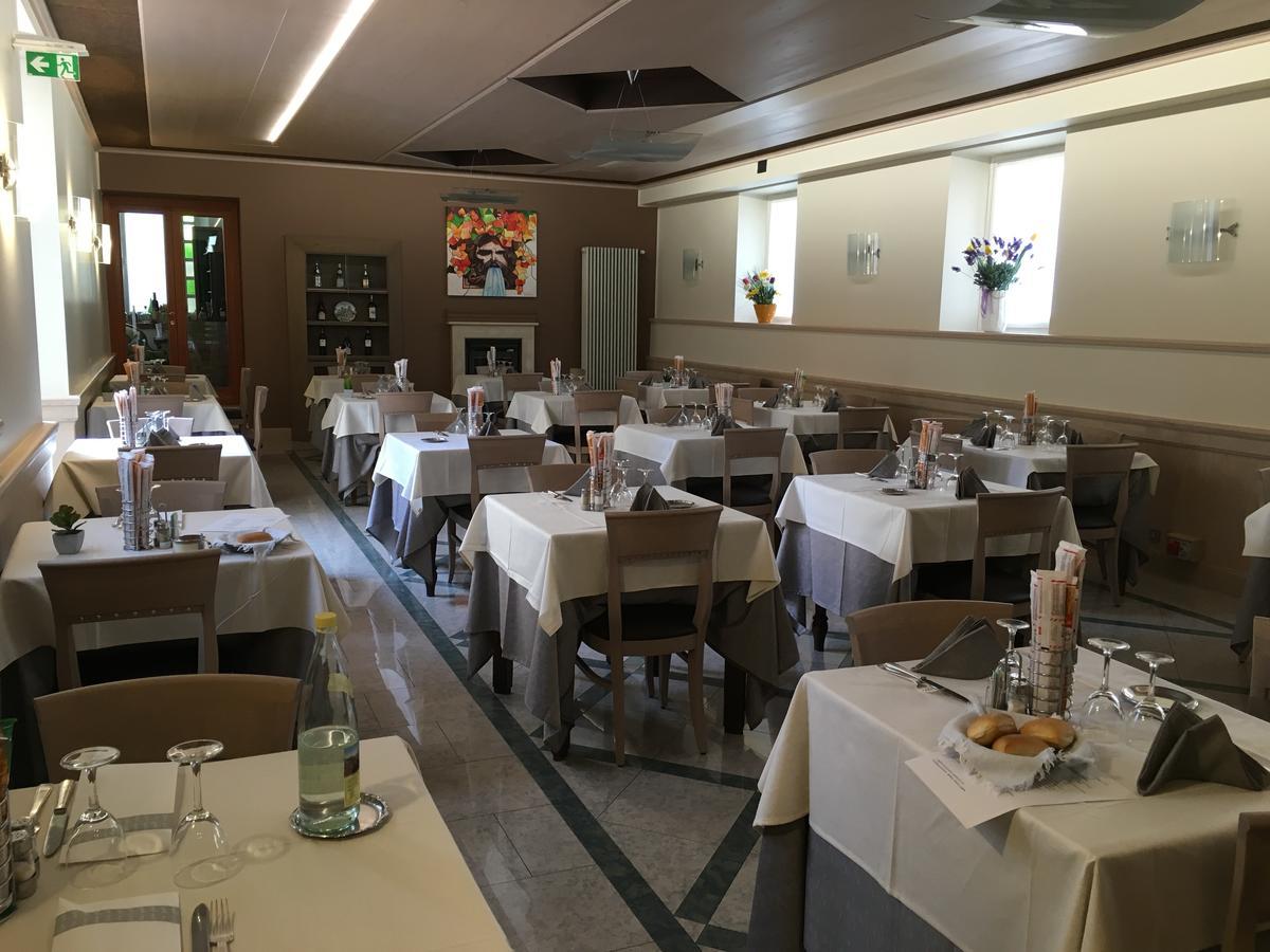 Hotel Centrale San Pellegrino Terme Ngoại thất bức ảnh